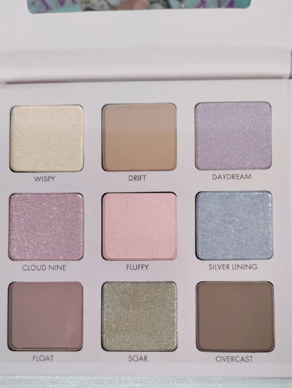 I096 Wander Beauty In The Clouds Eyeshadow Palette